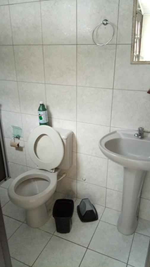 Kitinete Em Matinhos Com Piscina Villa Bagian luar foto