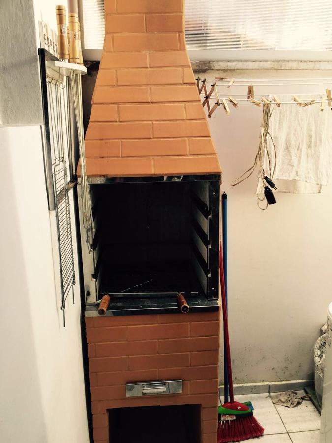 Kitinete Em Matinhos Com Piscina Villa Bagian luar foto